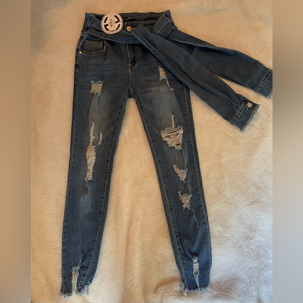 Alicia DiMichele never been worn jeans with jean belt attached
